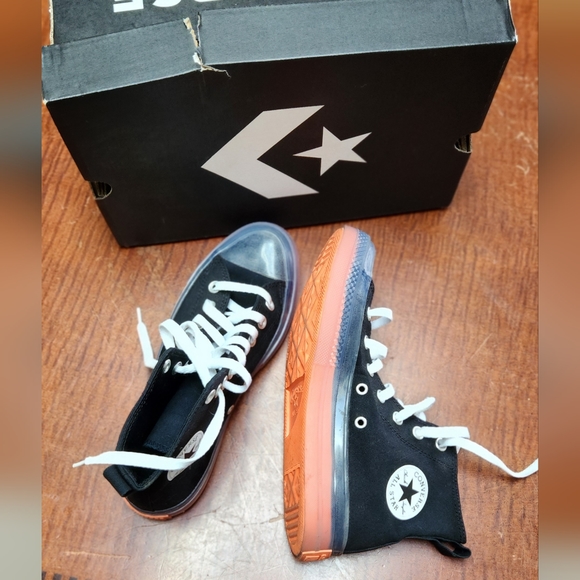 Converse unisex Chuck Taylor's high tops - Picture 6 of 15